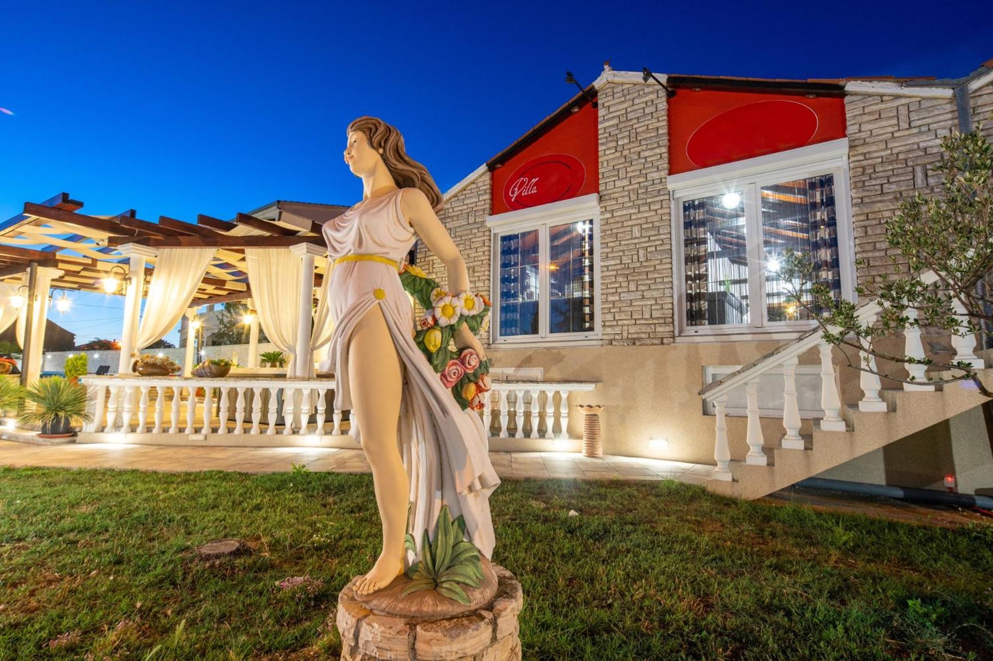 Luxury With A Swimming Pool Turanj, Biograd - 18216 *